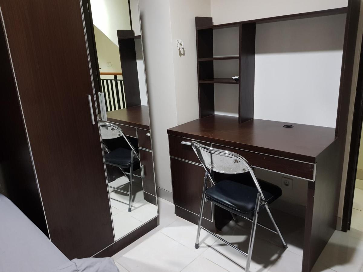 Aloha Guest House - 1 Male Only Tangerang Dış mekan fotoğraf