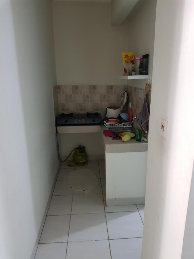 Aloha Guest House - 1 Male Only Tangerang Dış mekan fotoğraf