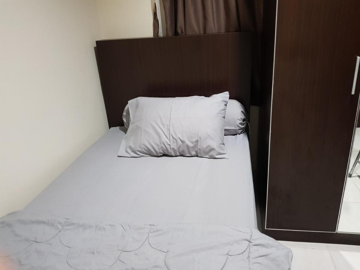 Aloha Guest House - 1 Male Only Tangerang Dış mekan fotoğraf